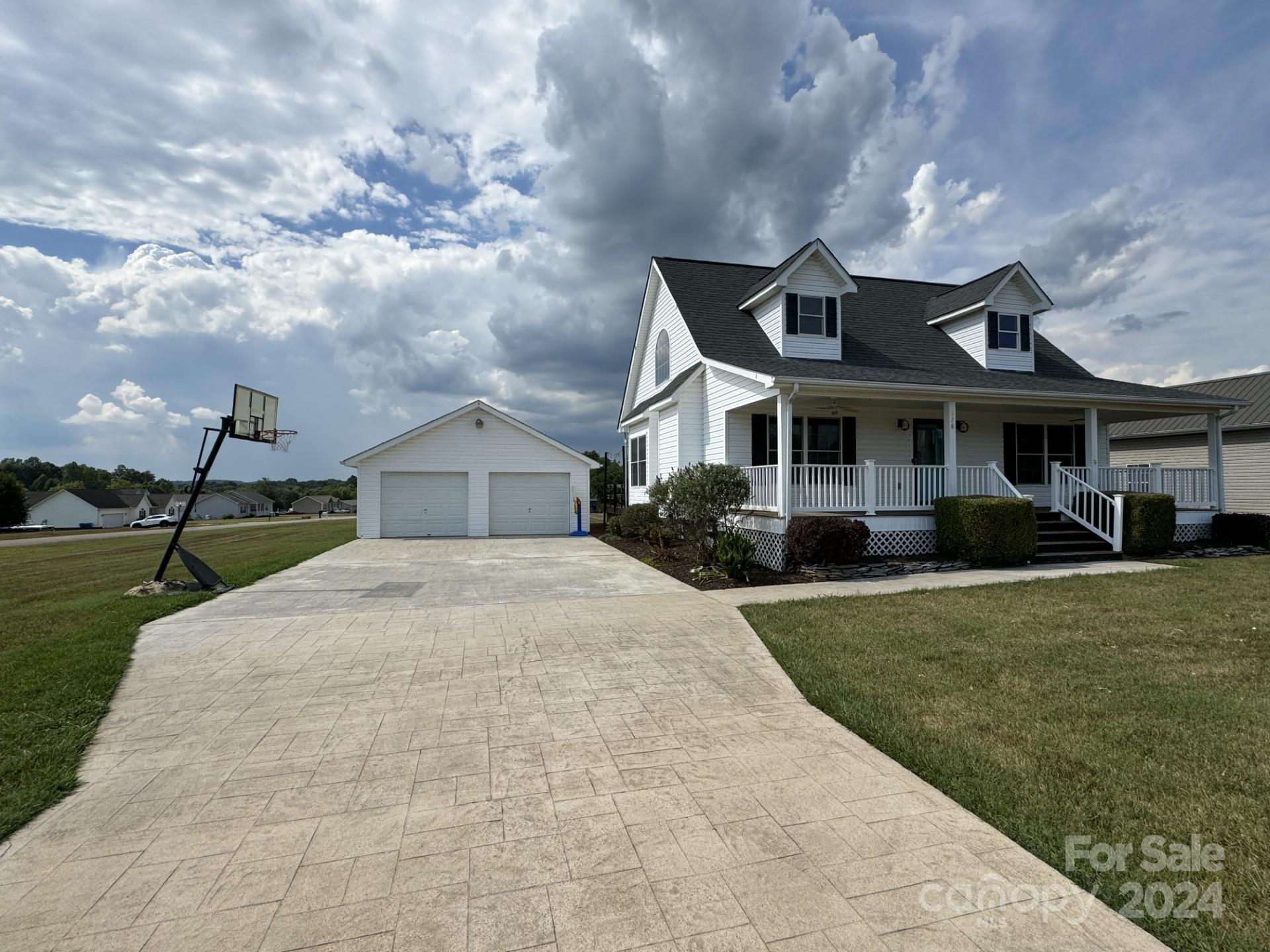 Crest View - Residential