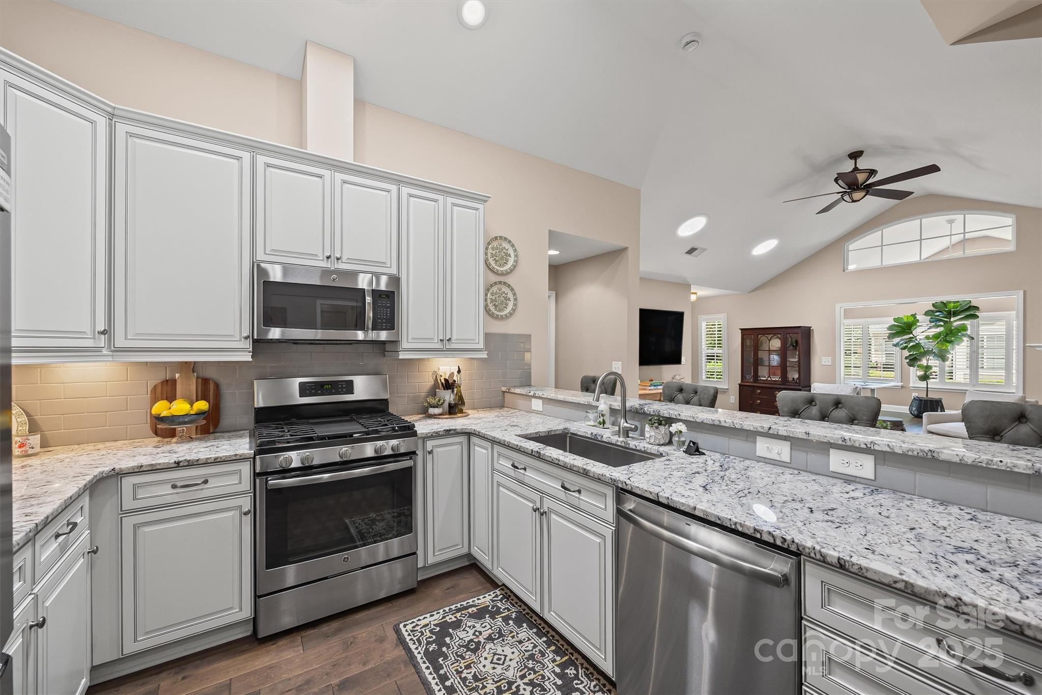 Villas at Robinson Oaks - Residential