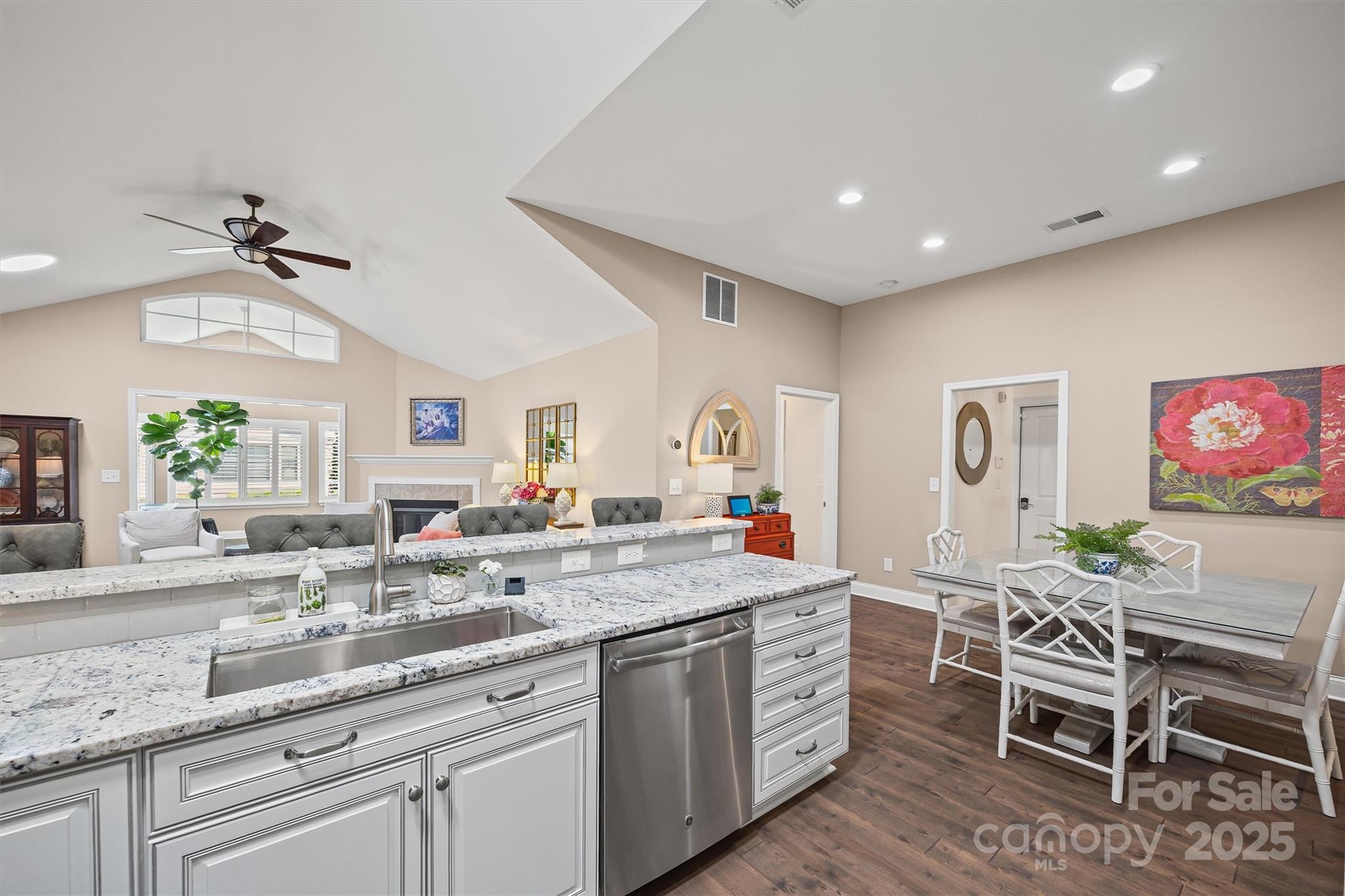 Villas at Robinson Oaks - Residential