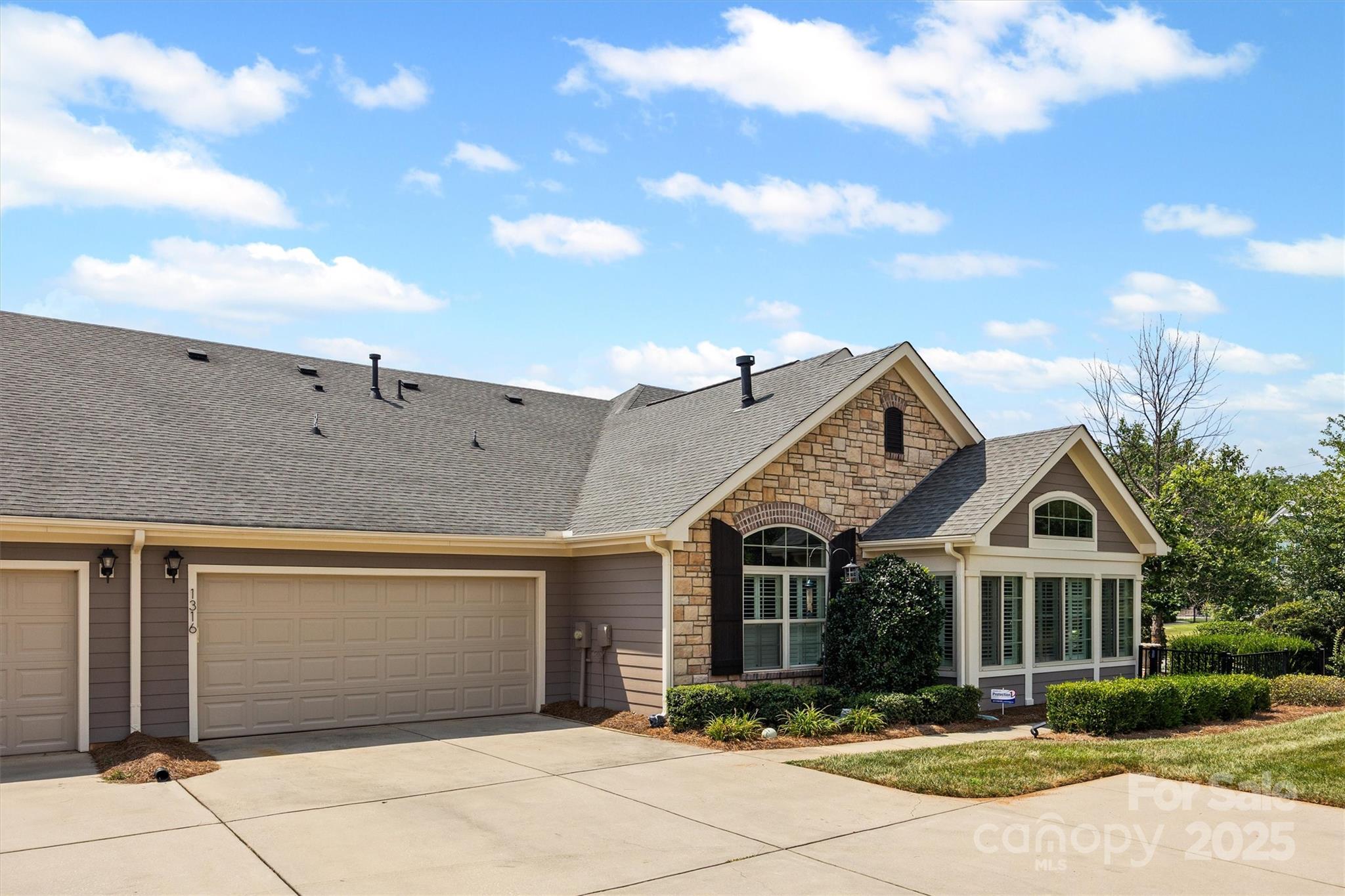 Villas at Robinson Oaks - Residential