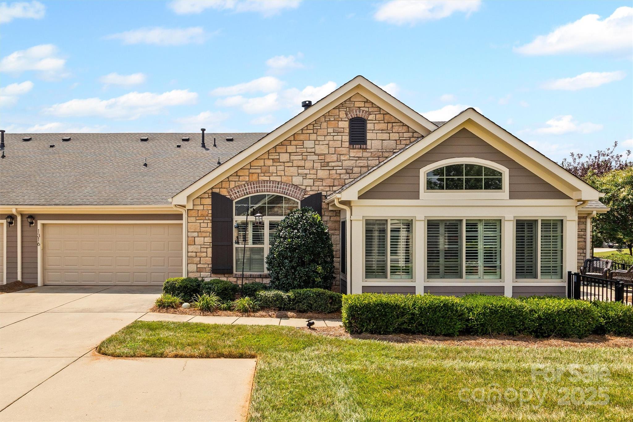 Villas at Robinson Oaks - Residential