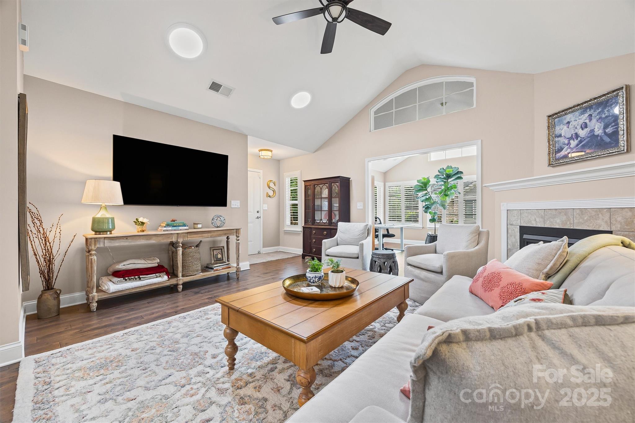 Villas at Robinson Oaks - Residential