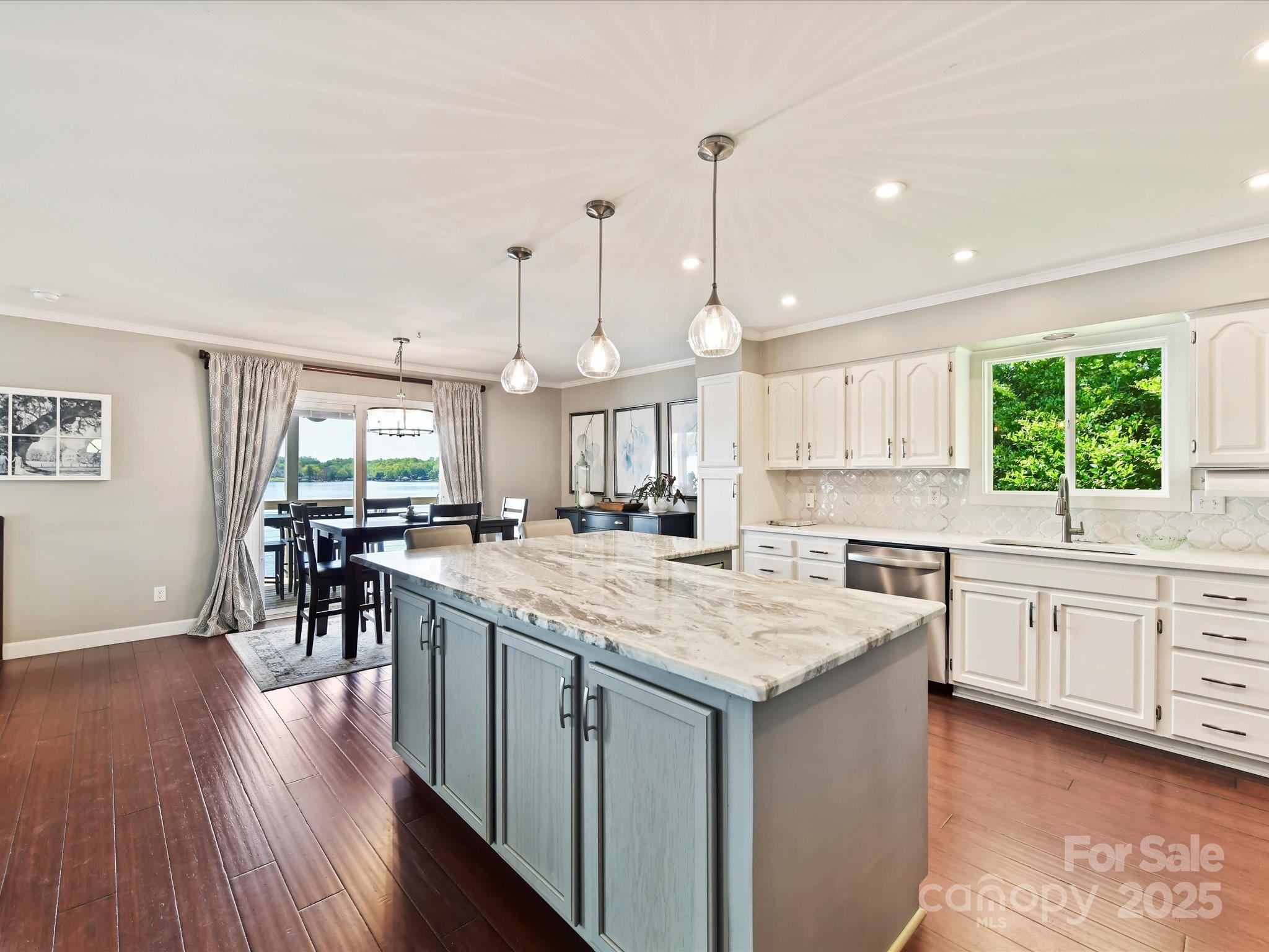 Tega Cay - Residential