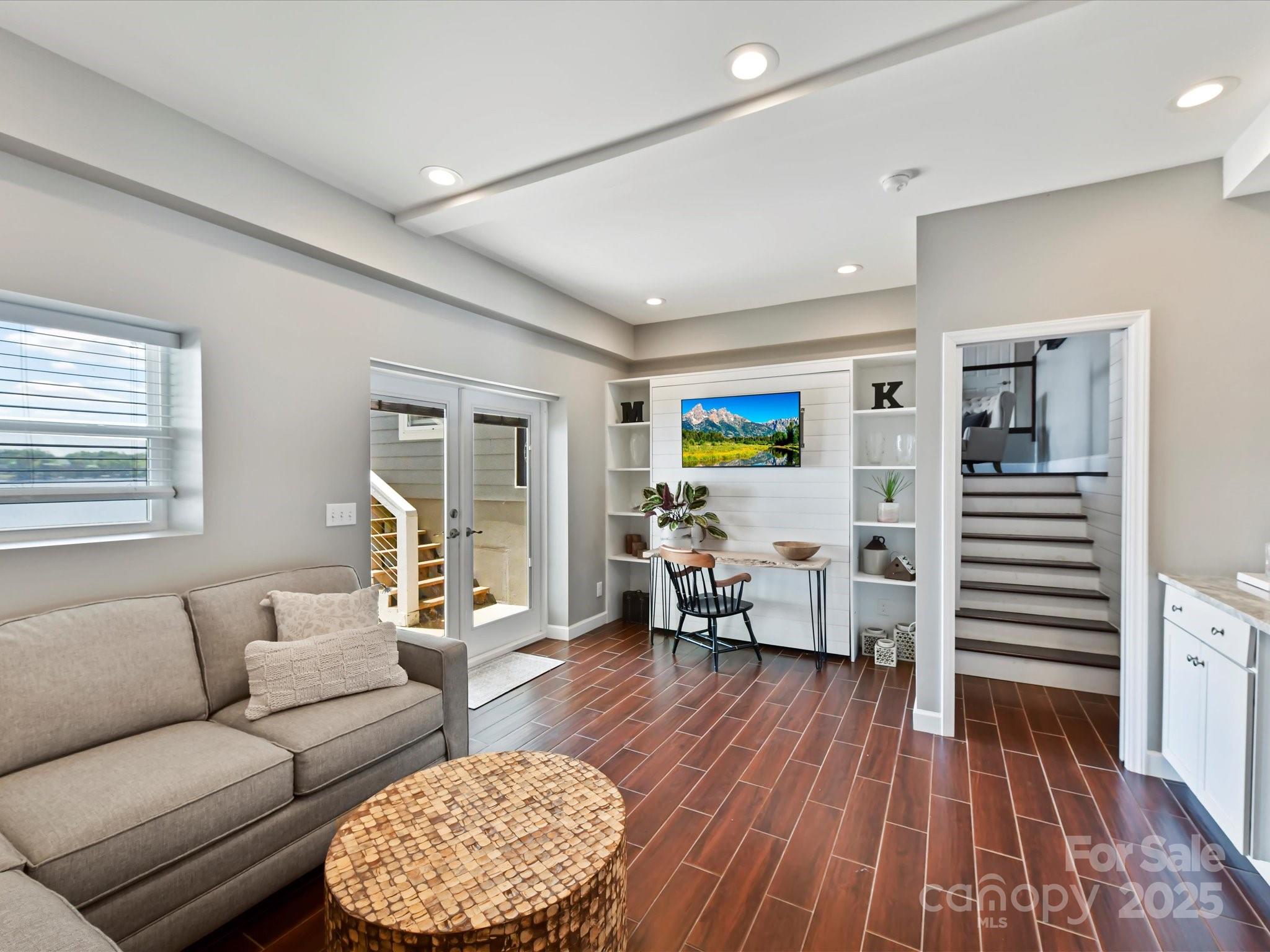 Tega Cay - Residential