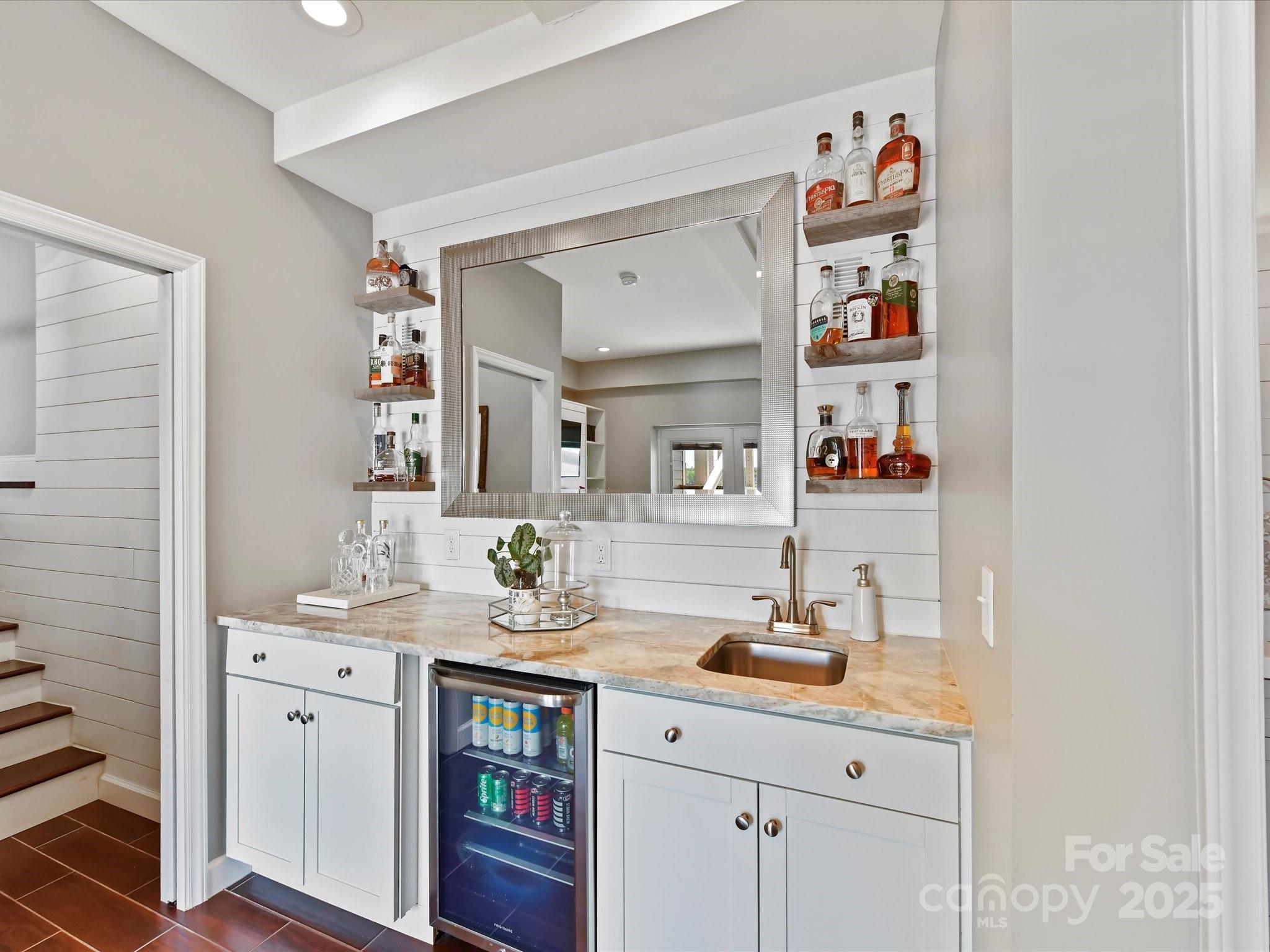 Tega Cay - Residential