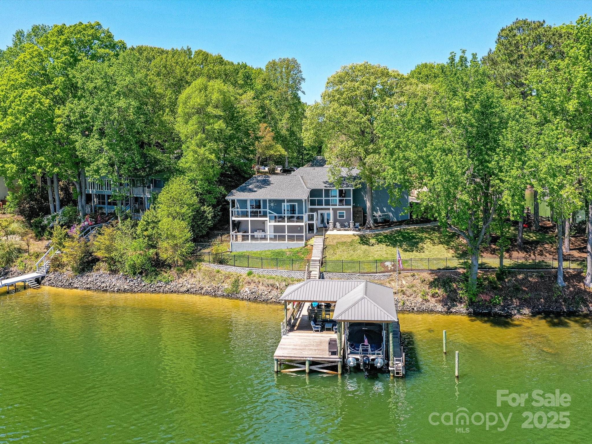 Tega Cay - Residential