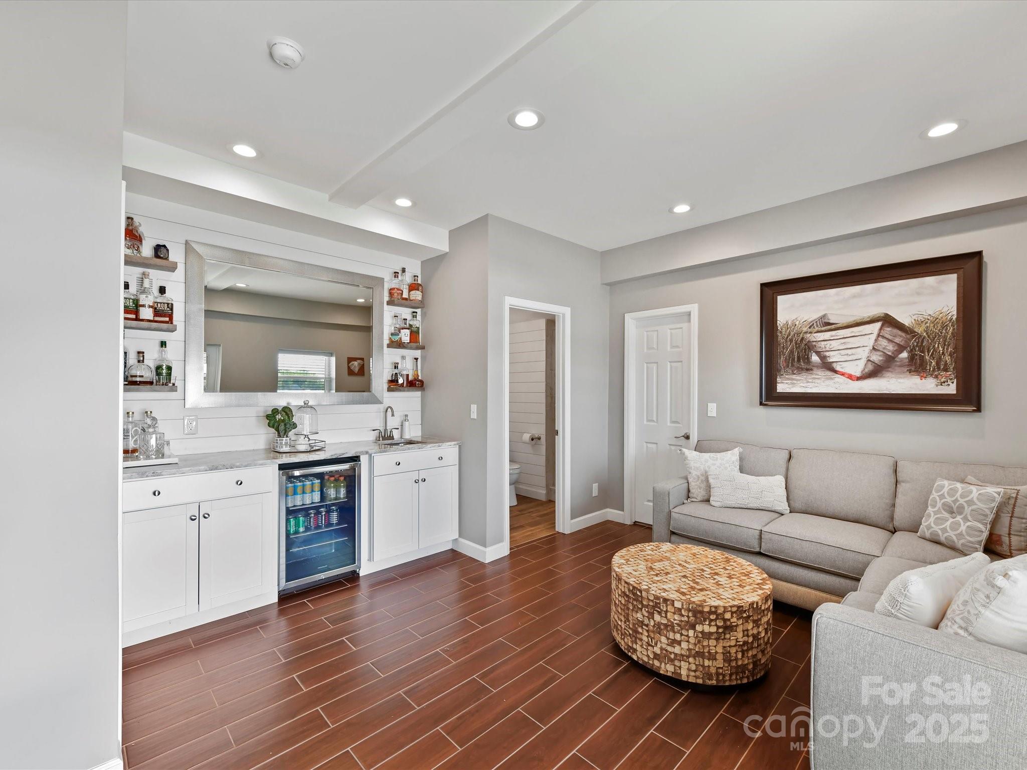Tega Cay - Residential