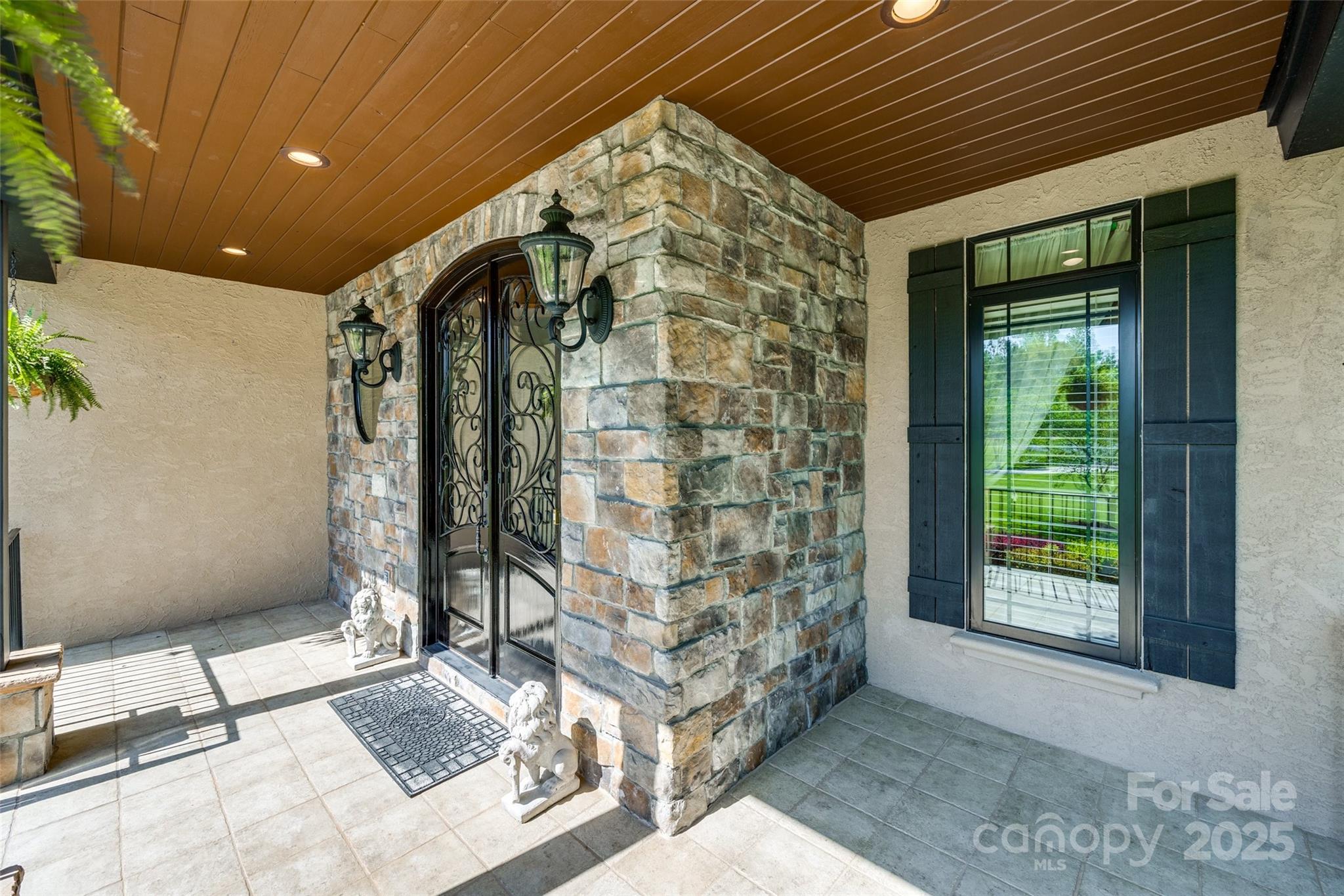 546 Little Cove Lane