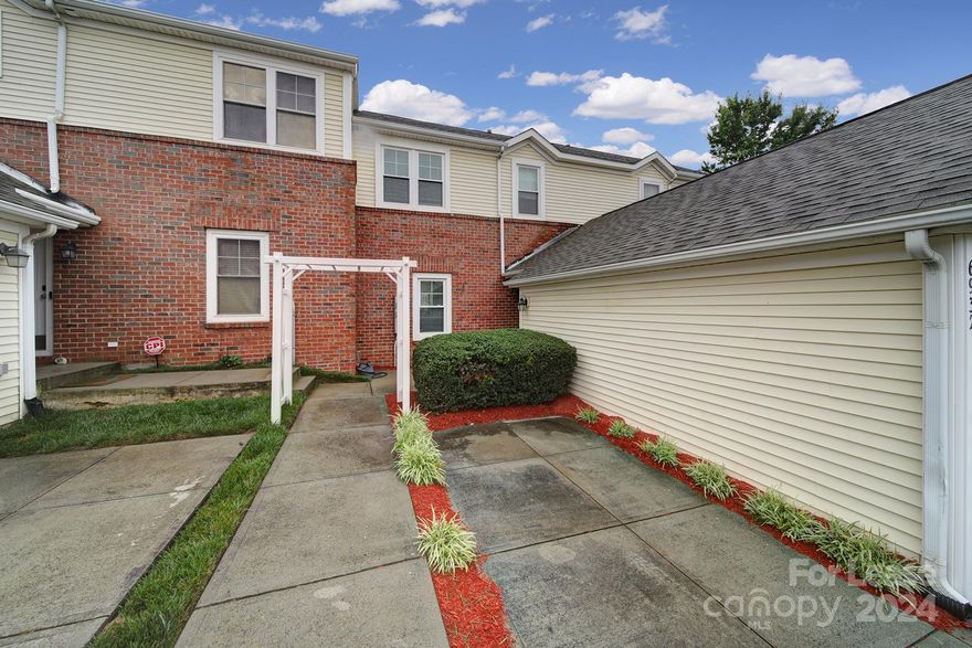 Welcome home to this 2 bed 2.5 bath townhome in the Oak Hill Village subdivision in Steele Creek. This home has it all complete with great room, office, den, large kitchen, spacious master suite with private bath, 1 car garage, and much more! Showings scheduled for approved applicants only.