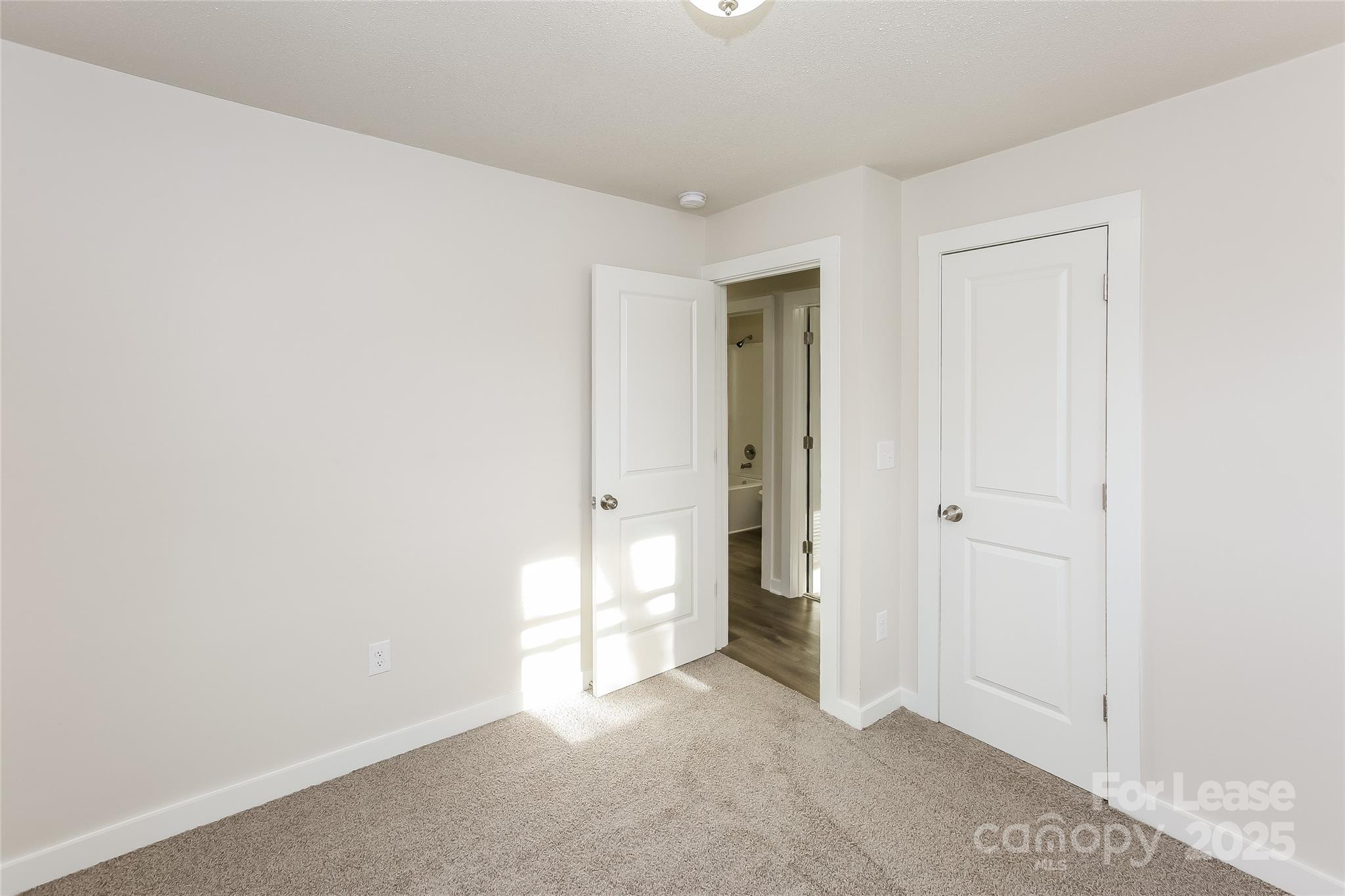 Salisbury Manor - Residential Lease