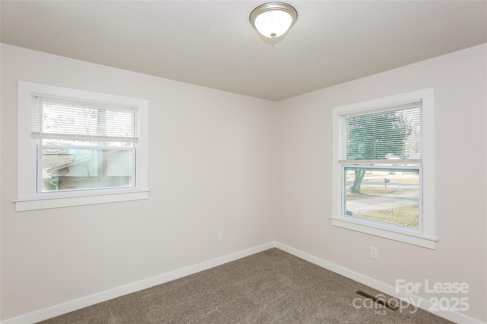 Salisbury Manor - Residential Lease