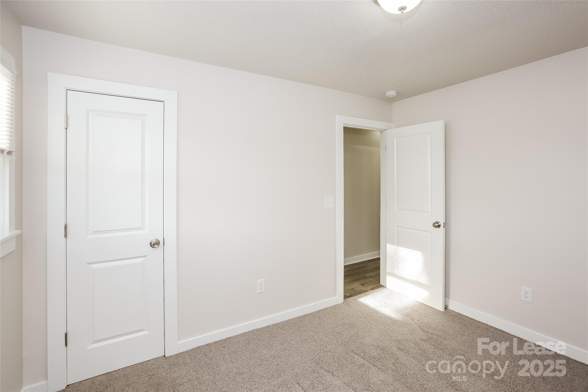 Salisbury Manor - Residential Lease