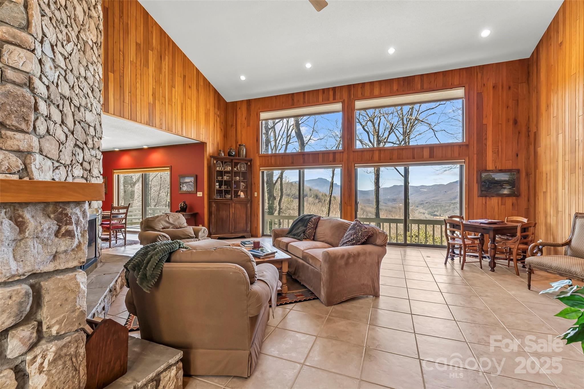243 Red Oak Trail
