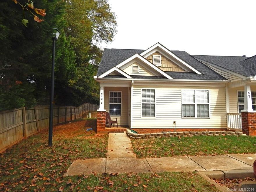 Private end unit with lots of windows! Great community with neighborhood pool. Nice open floor plan. Textured walls throughout. Convenient to I-77 and outside of city limits!