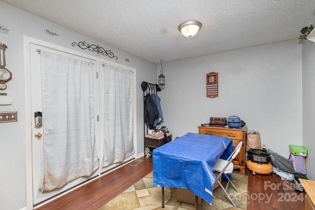 Cross Ridge Acres - Residential
