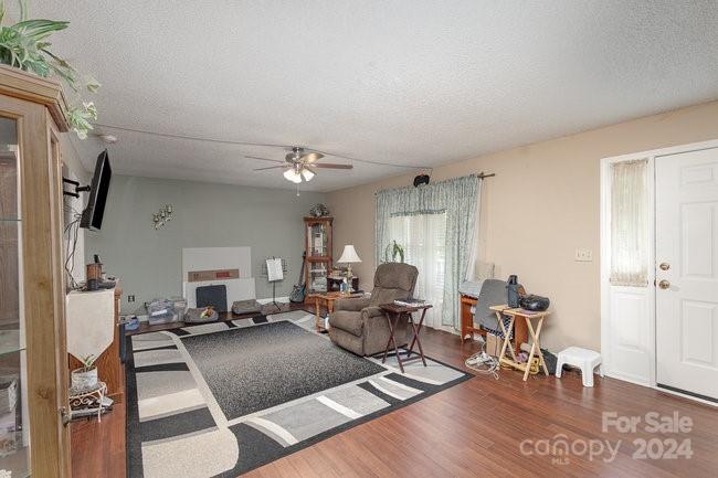 Cross Ridge Acres - Residential