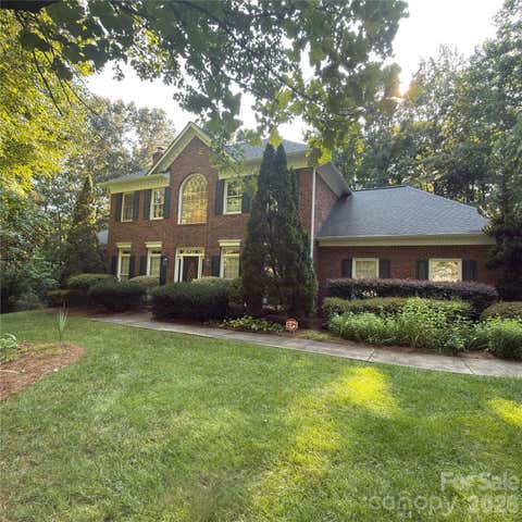 Photo of 8805 Crosstimbers Drive, Charlotte, NC 28215 (MLS # 4418067)