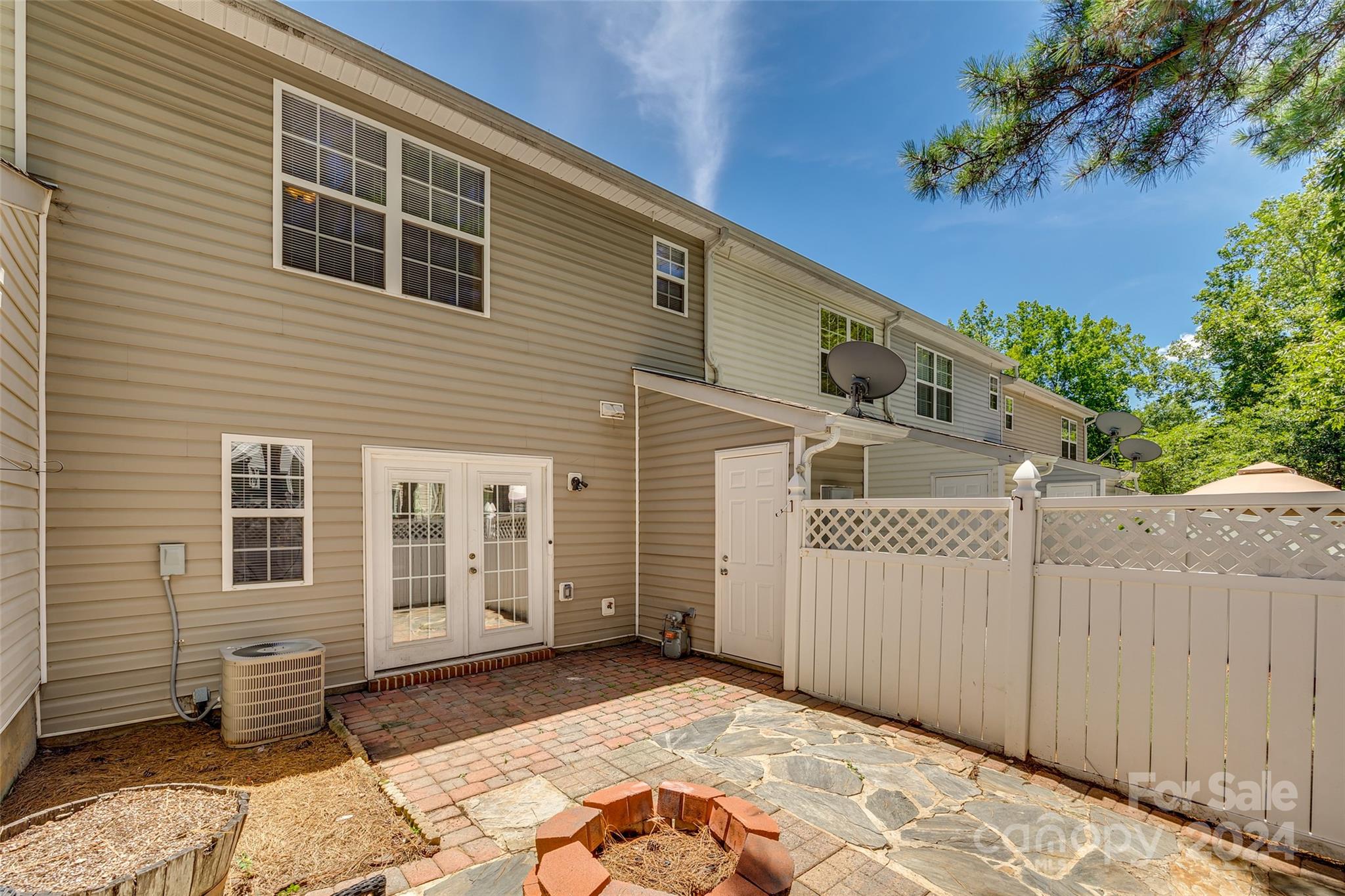 Windsor Trace - Residential