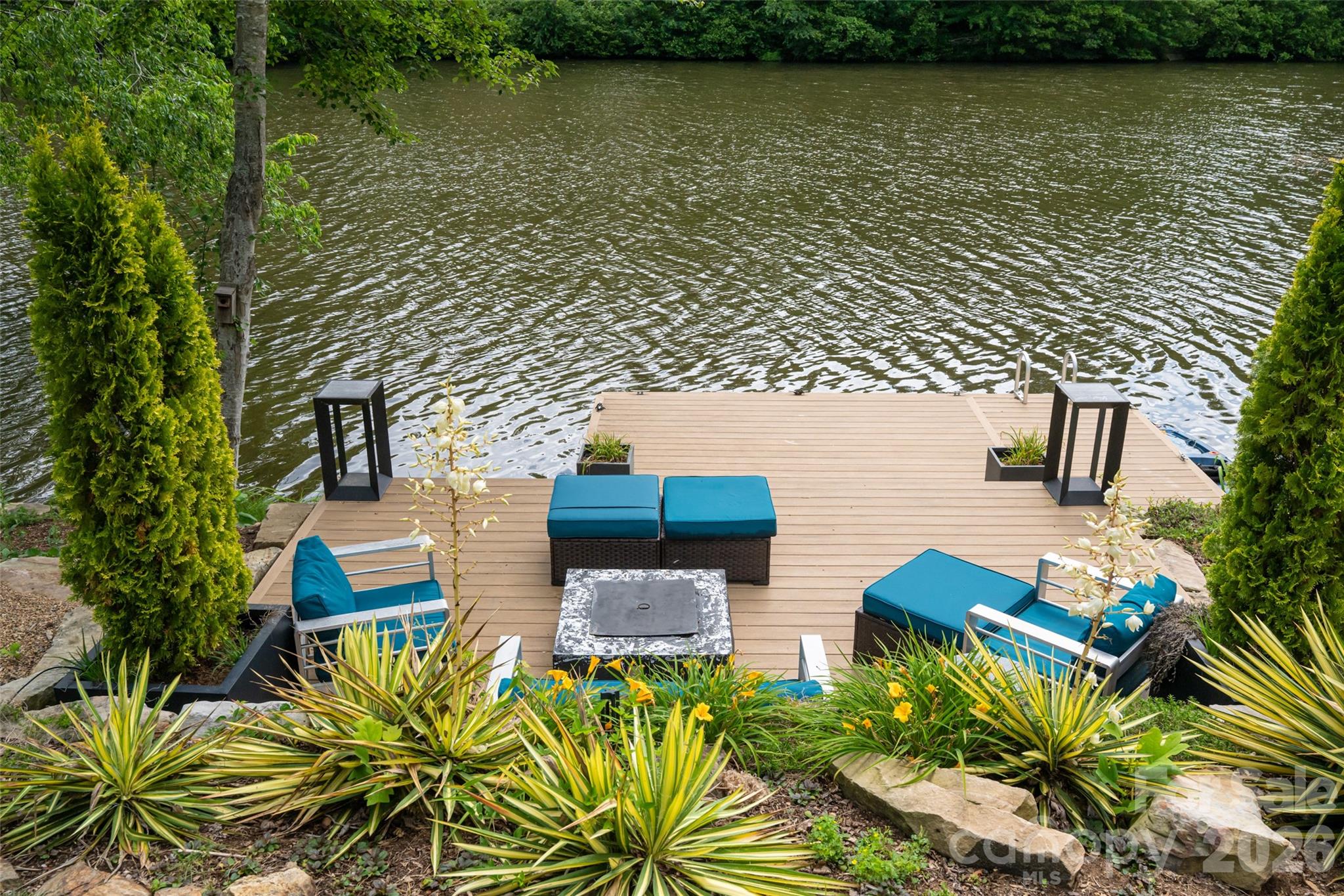305 Lakewood Drive