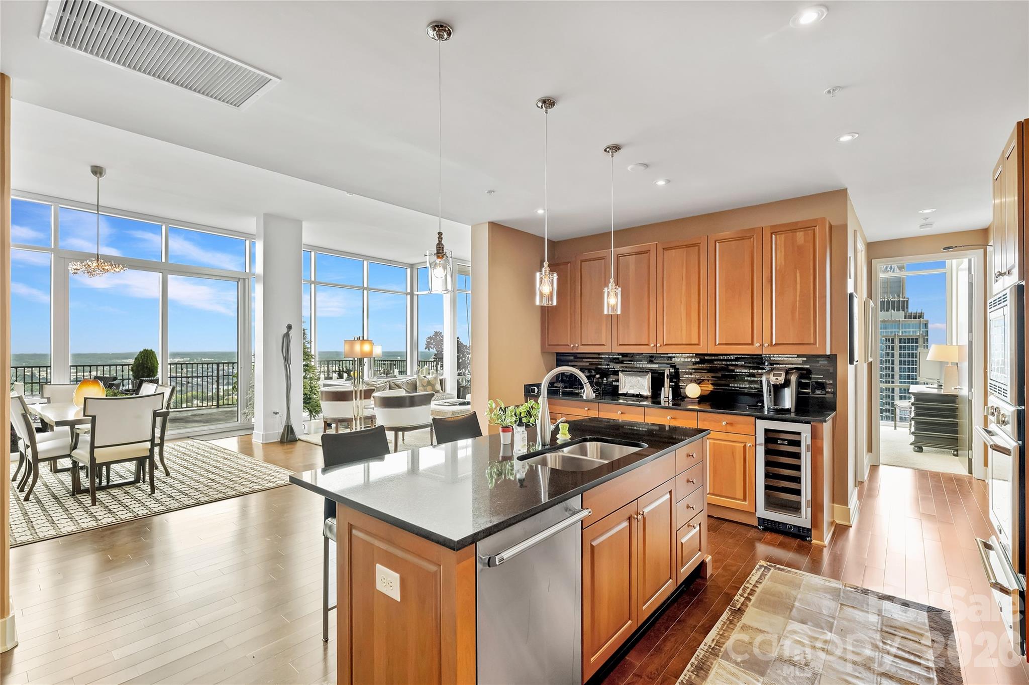 215 N Pine Street 3705