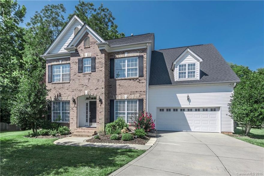 Beautiful, well-maintained 5 BR 3.5 BA in desirable Chadwyck at Regent Park! GR w/gas lgs opens to kit w/lrg island, granite, ss appl & bkfst area. Butler's Pantry off DR. Hdwds throughout most on main w/newer carpet in GR & upstairs. Private MBR incls his/hers walk-in closets, tray ceiling, sitting area & dual van, jetted tub w/sep shower in MBA. Lrg 5th BR could be used as a bonus rm. Covered porch & lrg dk overlooking wooded, fenced backyard complete this home & are perfect for entertaining!