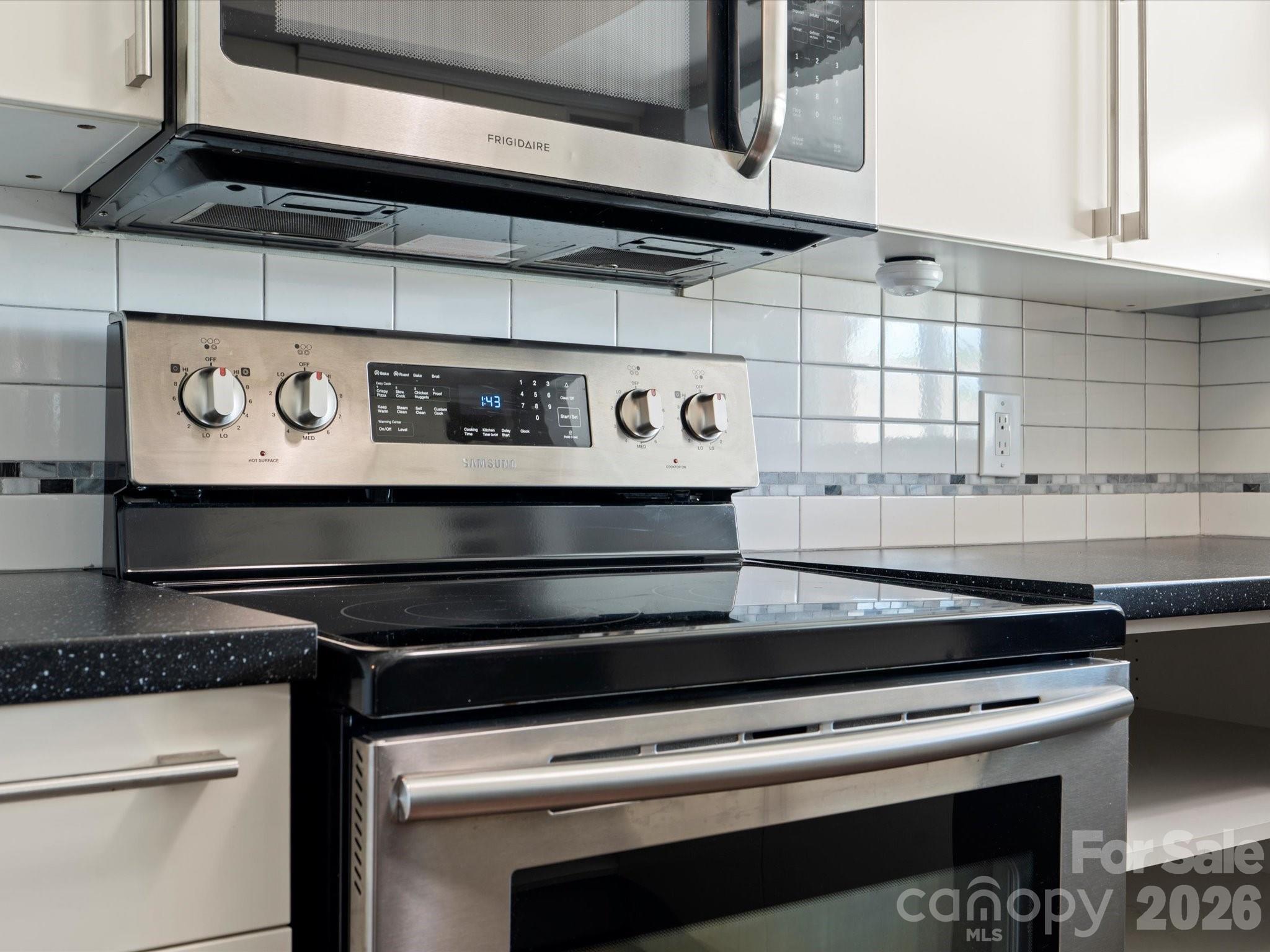 9404 S Vicksburg Park Court