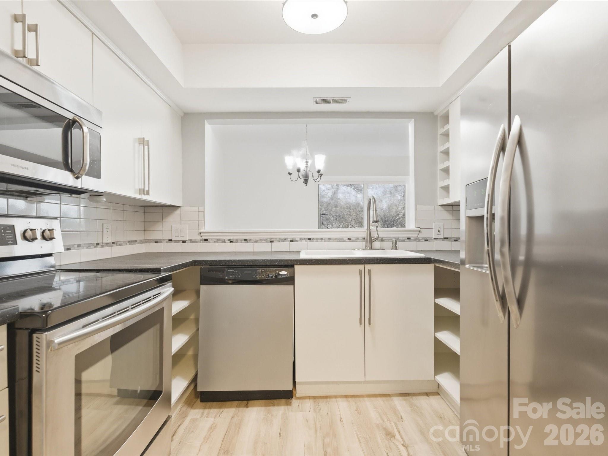 9404 S Vicksburg Park Court