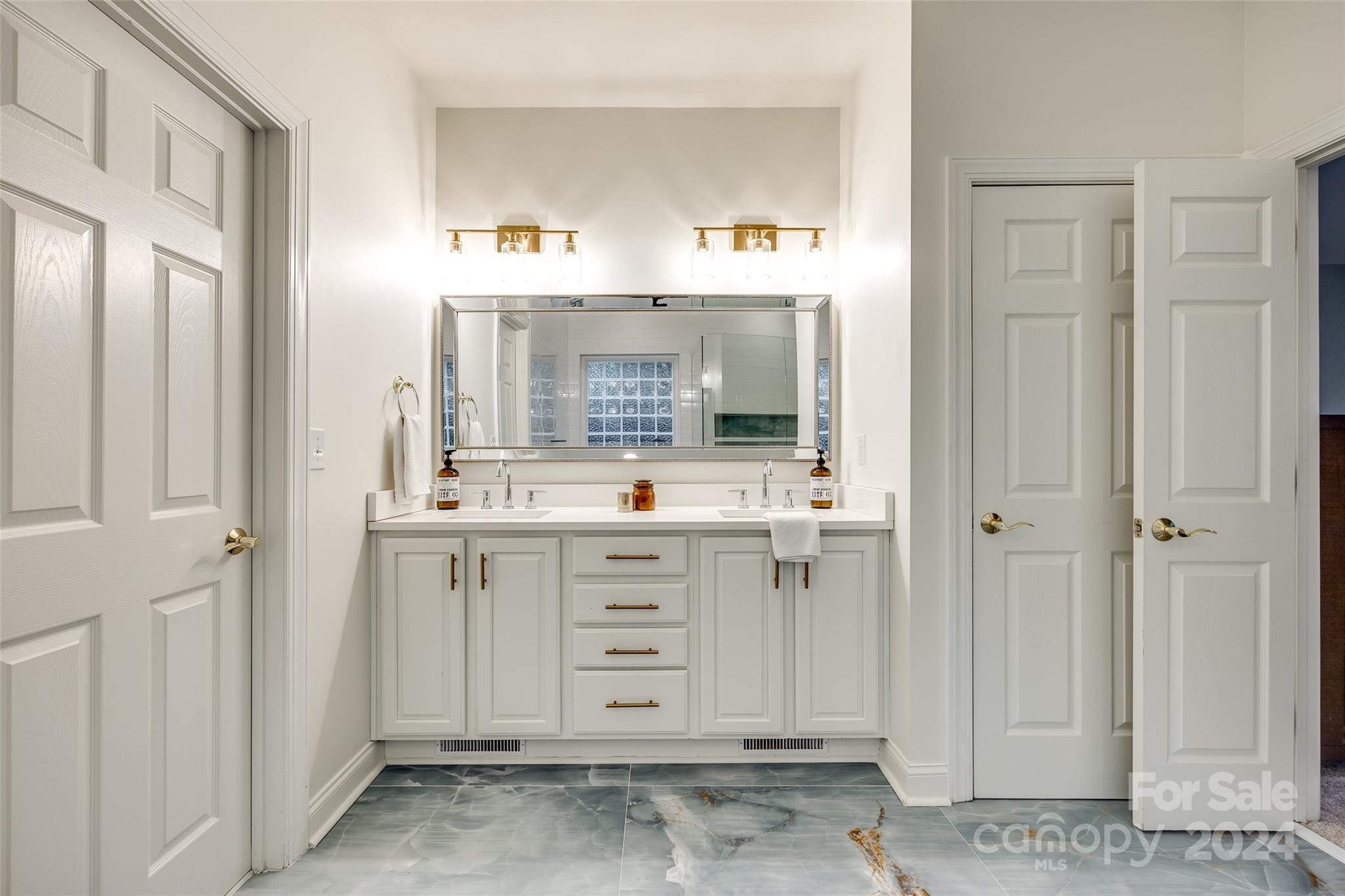 Lake Shore - Residential