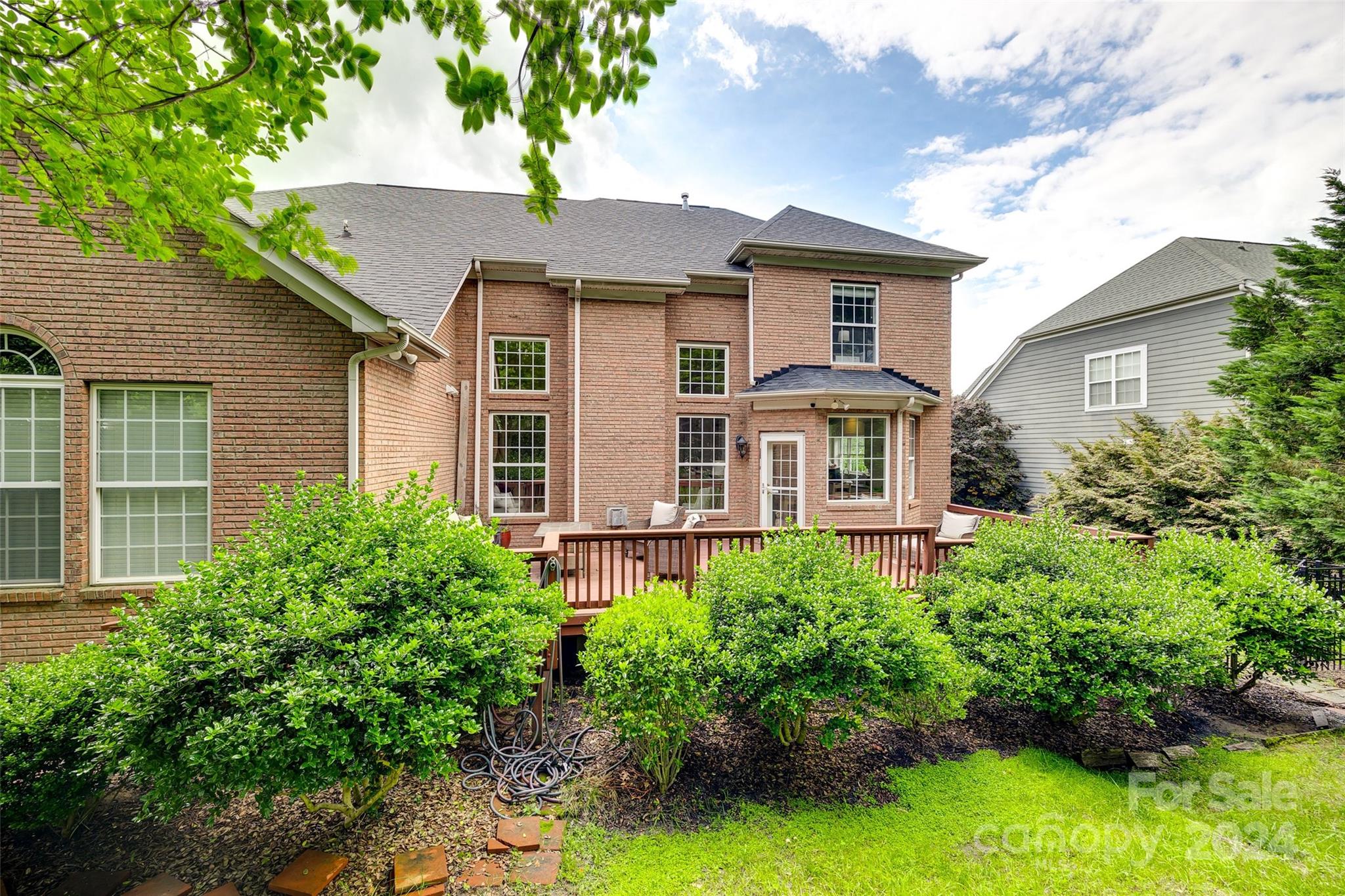 Lake Shore - Residential