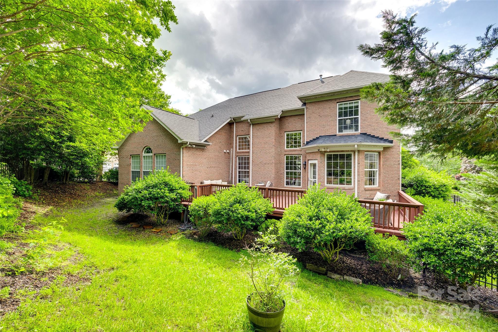 Lake Shore - Residential