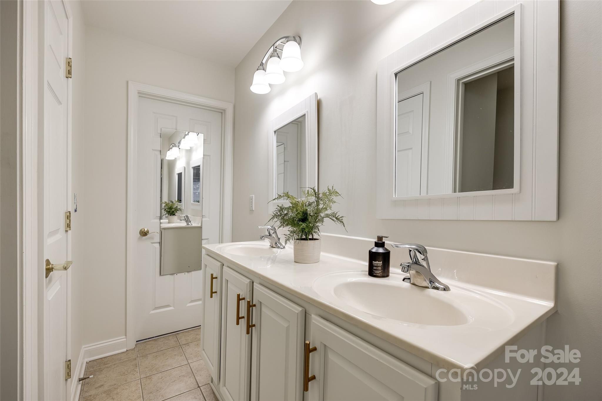 Lake Shore - Residential