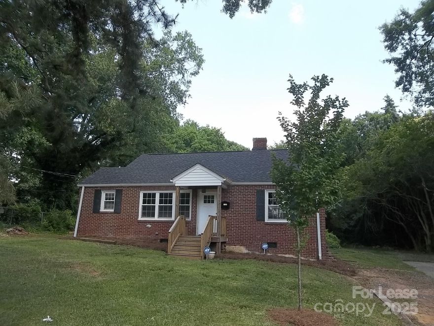 Recently remodeled home in the Graham Street corridor.  Close proximity to Shopping, Retail, Restaurants, Entertainment.  Popular Camp North End is a short distance away.  Easy access to I-85 and Uptown.  Home has been updated with Stainless Appliances, Washer/Dryer, Gas Logs, Tankless Water Heater, and Shed for Storage.  Pets under 20 lbs only - $400 pet fee.