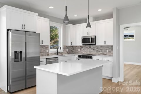 62 Upper Moffitt Road Asheville NC 28805