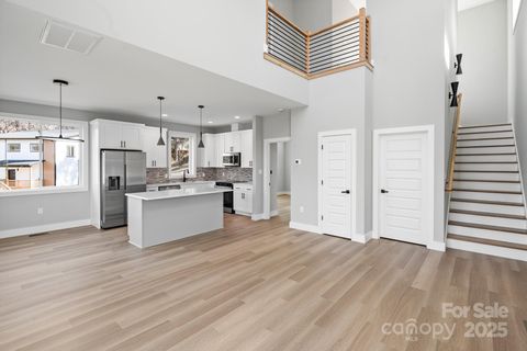 62 Upper Moffitt Road Asheville NC 28805