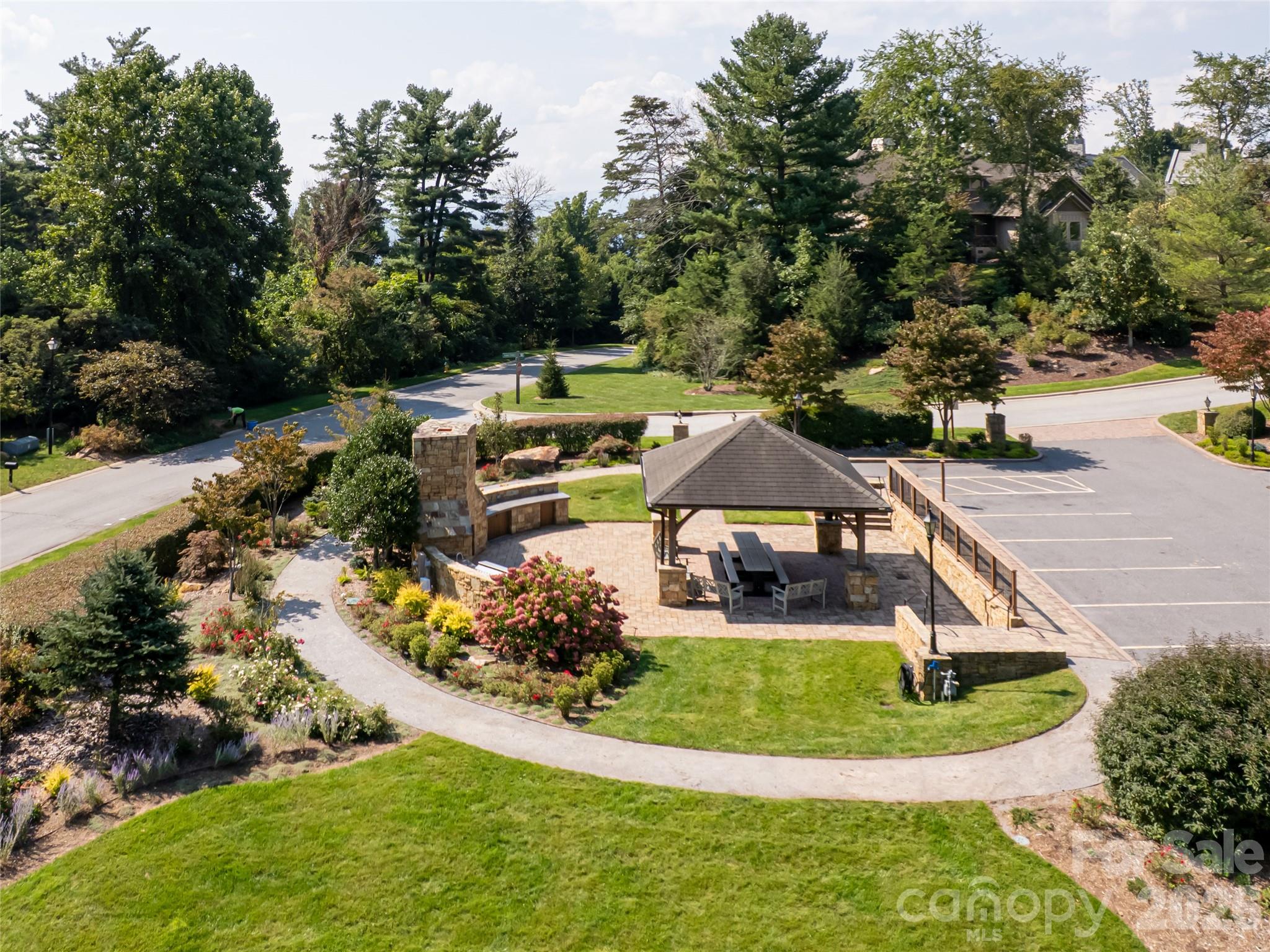 Reynolds Mountain - Land