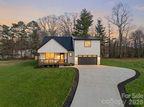 Photo of 75 Scott Meadows Drive, Asheville, NC 28806 (MLS # 4357737)