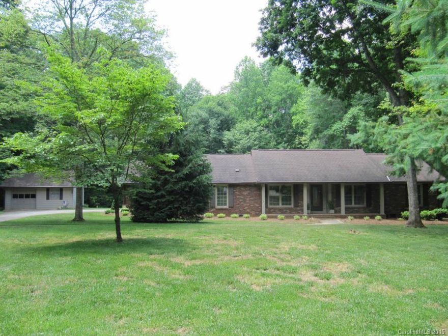 Country living on 2 acres in cul-de-sac! Nearly full brick (except gables). Brick fenced IG pool. New HP and pool liner 2013. New windows 2009. Oversized 2GAR attached. Det 22X20 GAR/poolhouse has full shr bath (3rd bath). Sunroom. Brick patio with awning. Kitchen/dining/LR flow together in open plan. Other features: HW DR flr, gas logs, updated built-in appl, fridge remains, large laundry, tiled bath floors, step-in shwr in MBR. Only about 3 mi to Stanley or about 9 to 485/Hwy 16 or 485/Hwy 27.