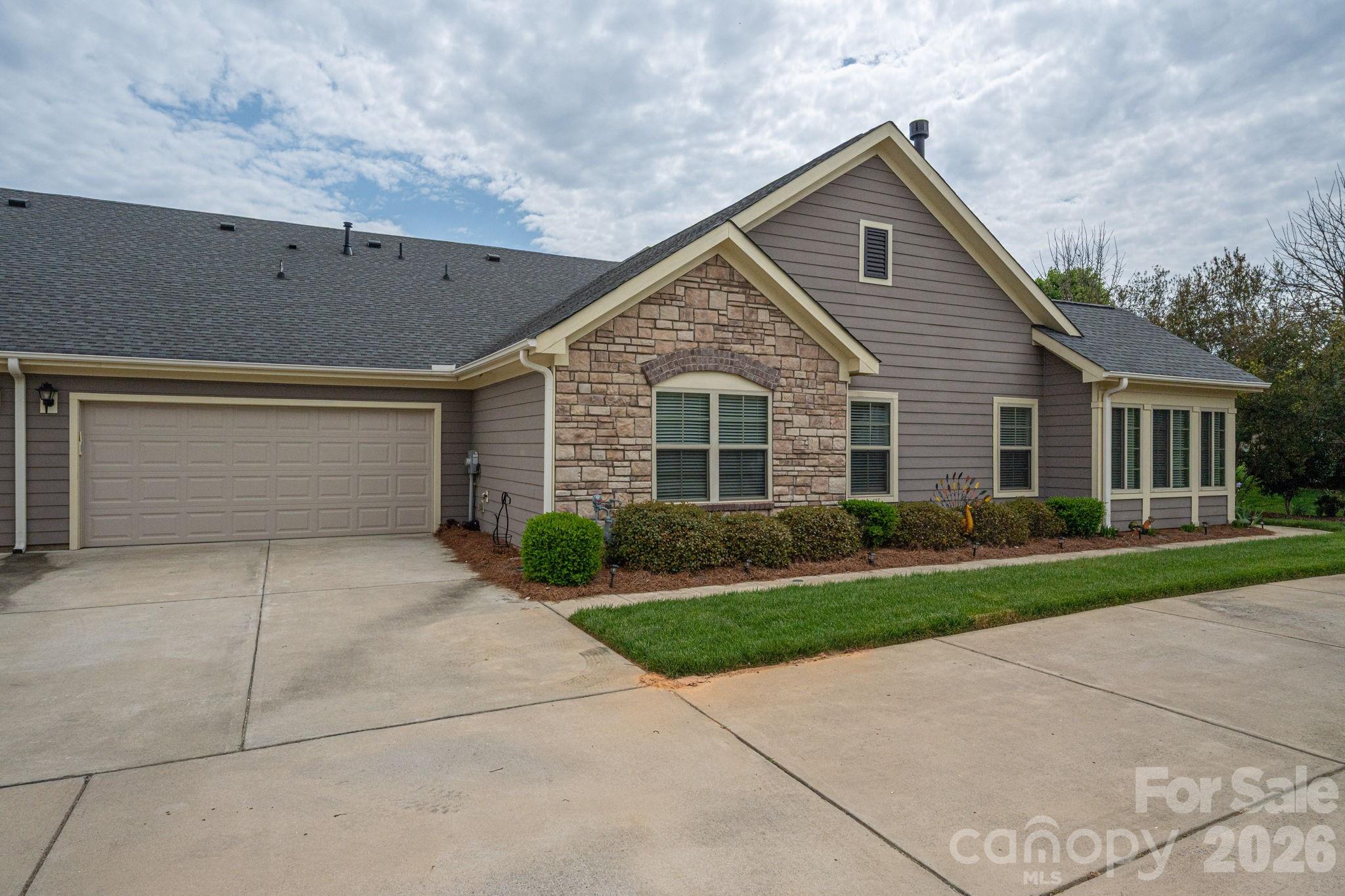 Villas at Robinson Oaks - Residential