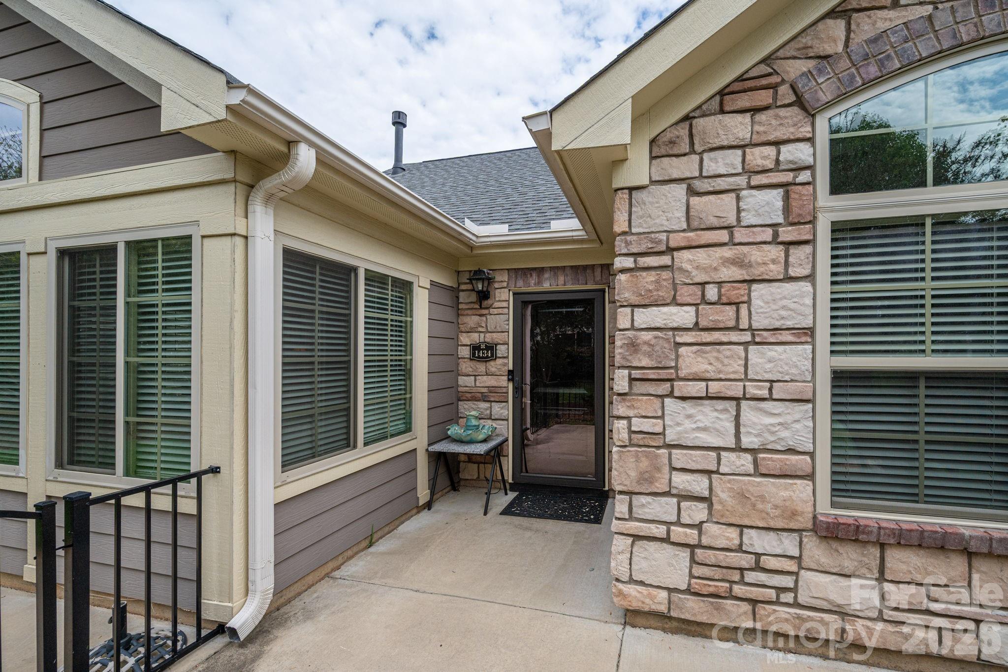 Villas at Robinson Oaks - Residential