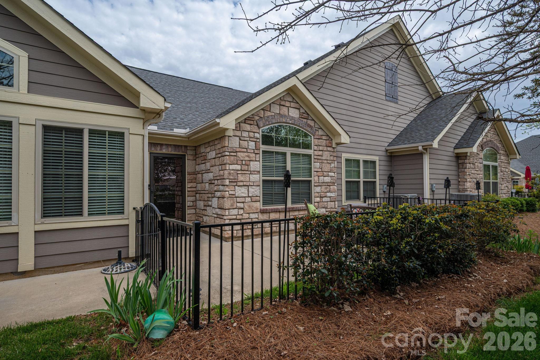 Villas at Robinson Oaks - Residential