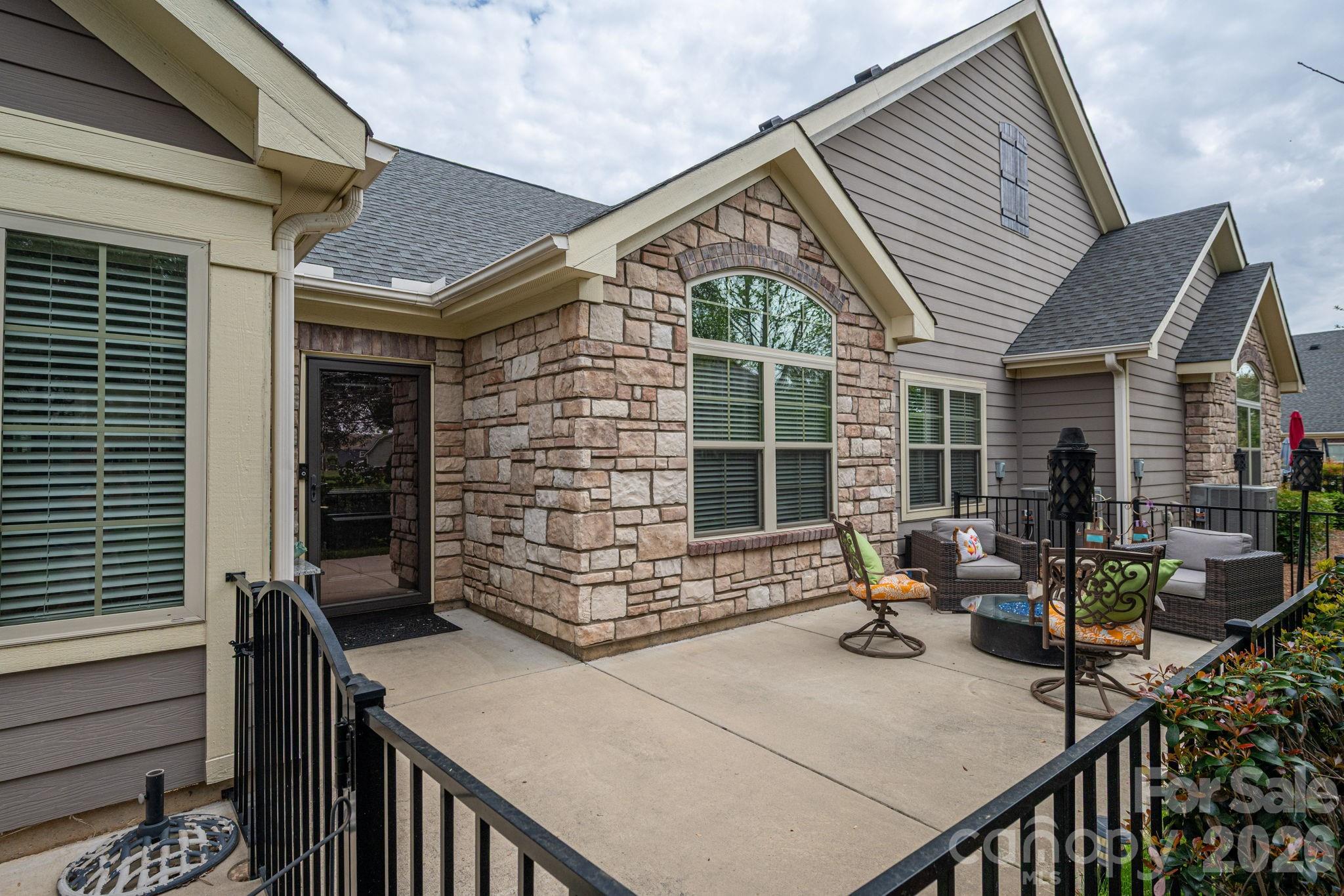 Villas at Robinson Oaks - Residential