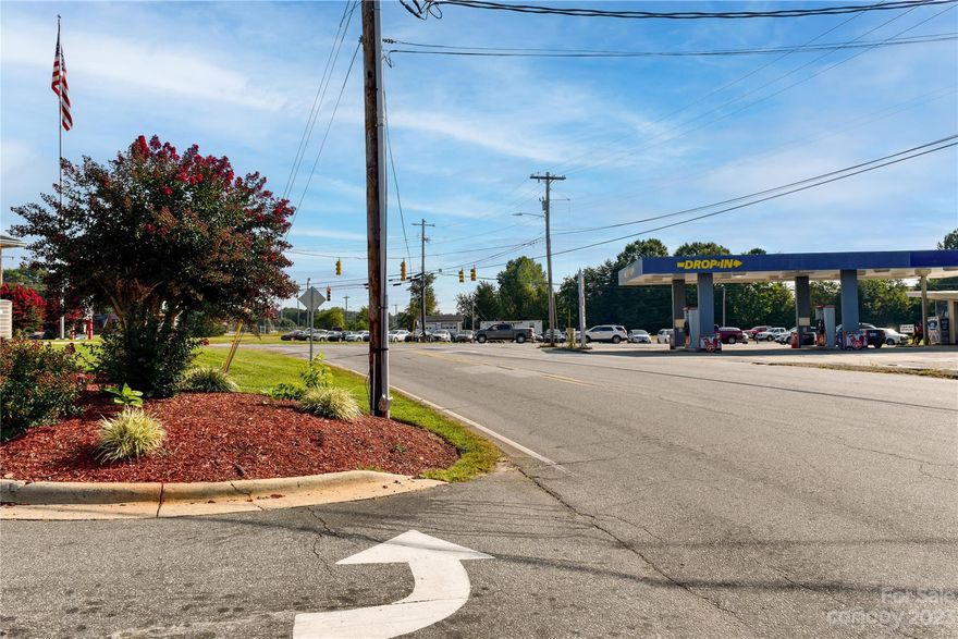 Prime corner development site with four plus acres provides superb visibility with over 400 ft of frontage. Daily traffic counts of 10,000 making this one of the busiest intersections in the area. 

***SEE BROCHURE FOR MORE INFORMATION***