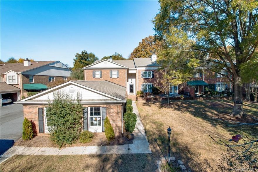 Live like a King in this lovely home quietly tucked away in a peaceful neighborhood that is very close to the corner of Sharon Rd & Park Rd.  Enjoy a neighborhood with TWO pools, a club house (can be rented out), tennis courts, covered carport and lovely tree lined streets. All this and more make one forget how conveniently located this is to all the best shopping and dining of Southpark.  Hurry to schedule your appointment today - this one won't last! Water bill covered by HOA