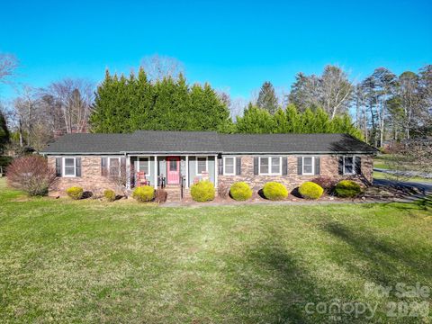 308 London Road Hendersonville NC 28739