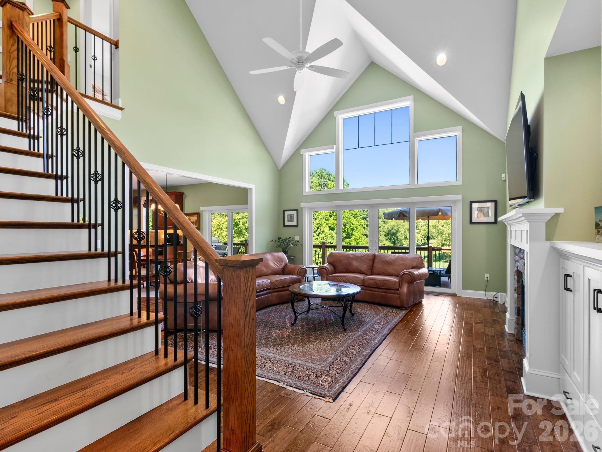 32 Lake Vista Drive