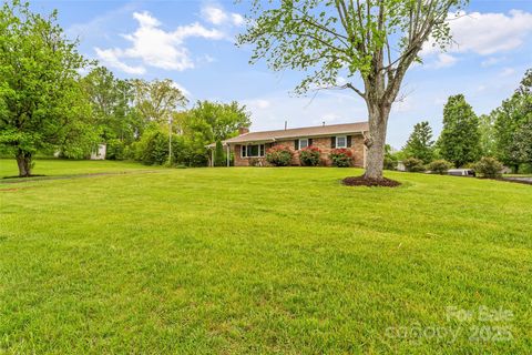 2333 Harmony Grove Road Nebo NC 28761