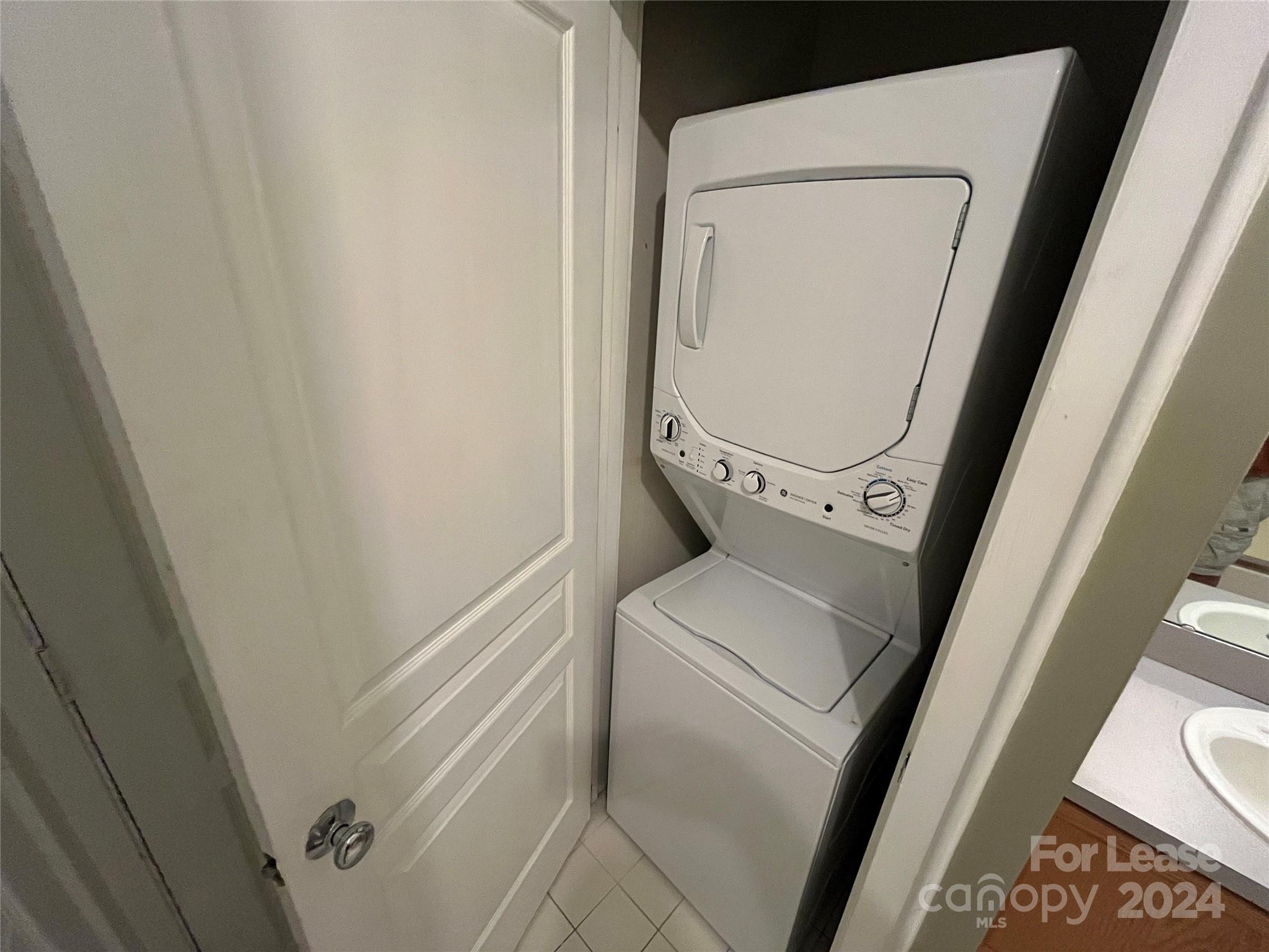 Elizabeth Lofts - Residential Lease