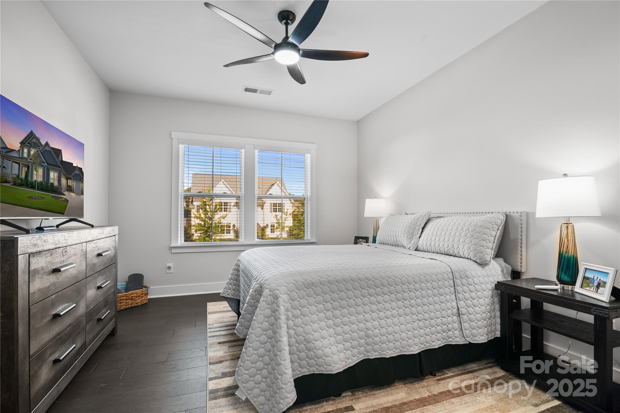 Hollins Grove - Residential