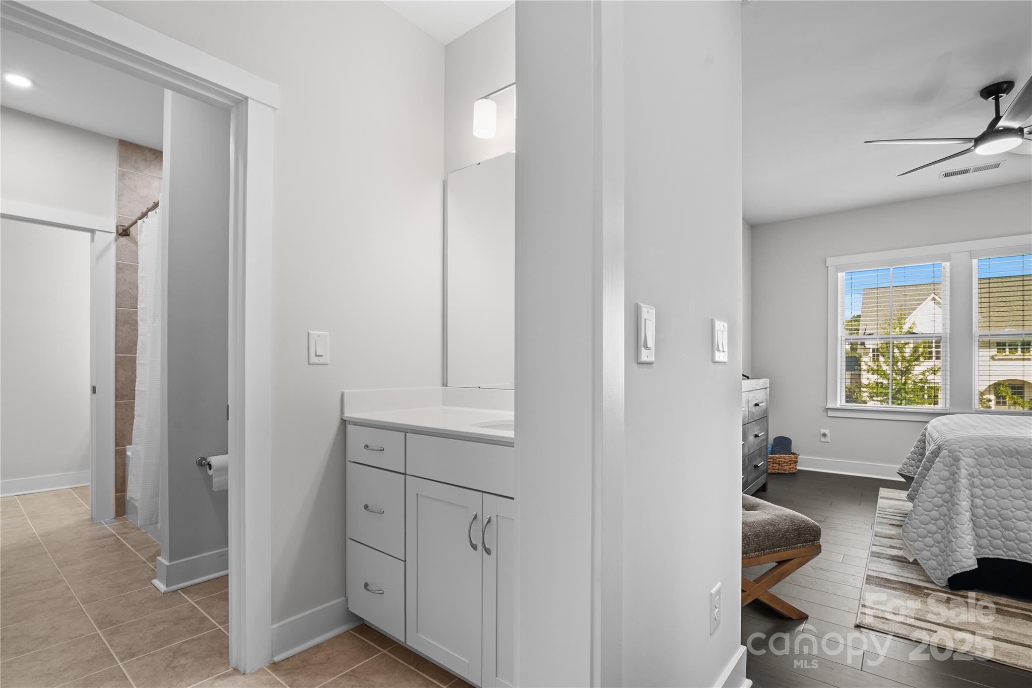 Hollins Grove - Residential