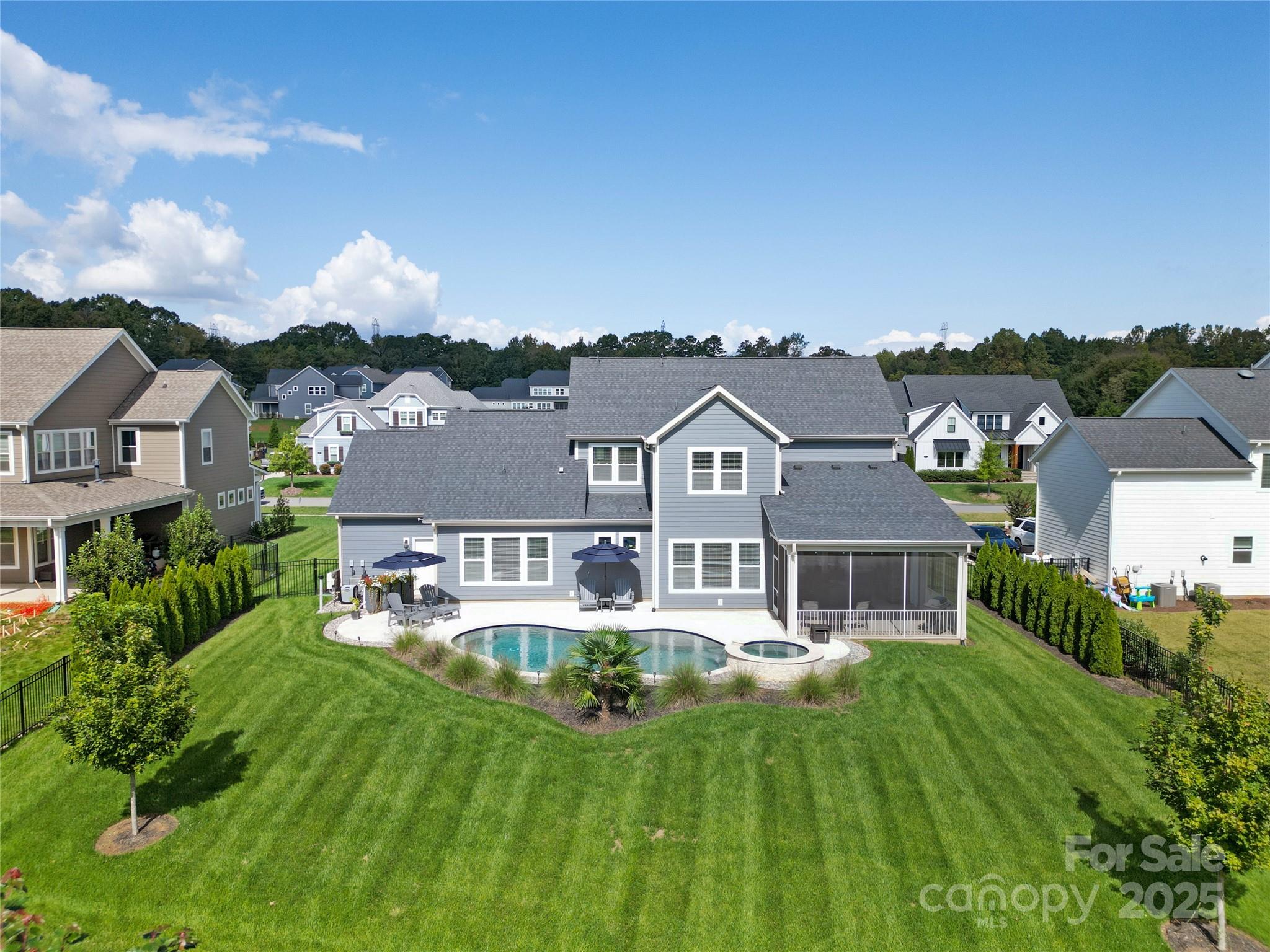 Hollins Grove - Residential